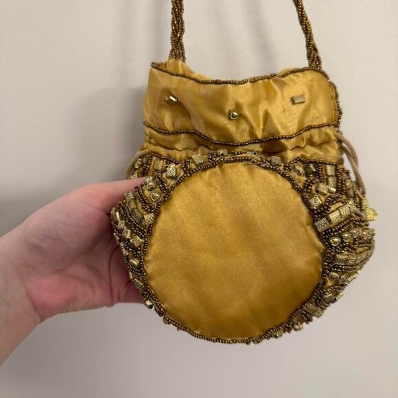 Vintage small/mini gold beaded and embellished drawstring bucket bag. - Picture 4 of 8